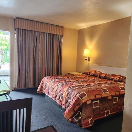 Econo Inn Clearwater Exterior photo