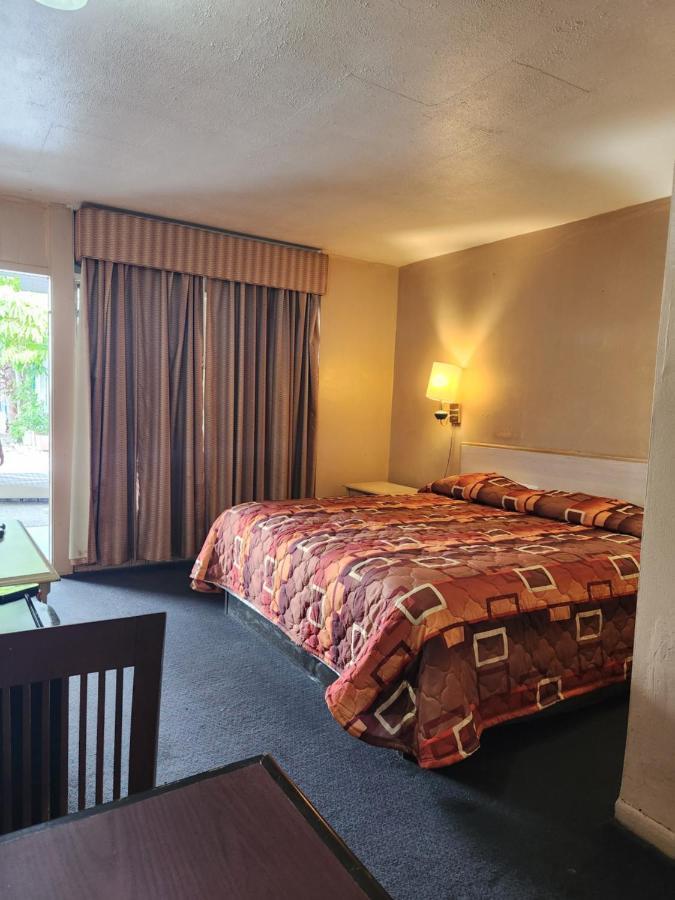 Econo Inn Clearwater Exterior photo